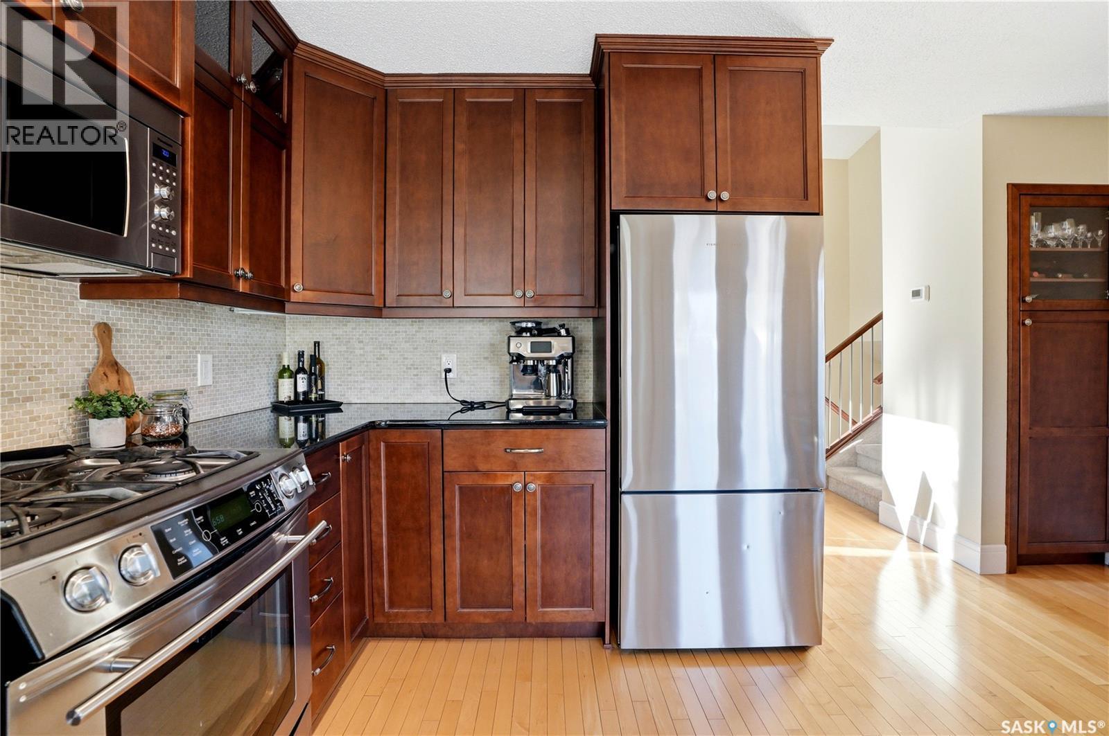 239 Scissons Court, Saskatoon, SK - Indoor Photo Showing Kitchen