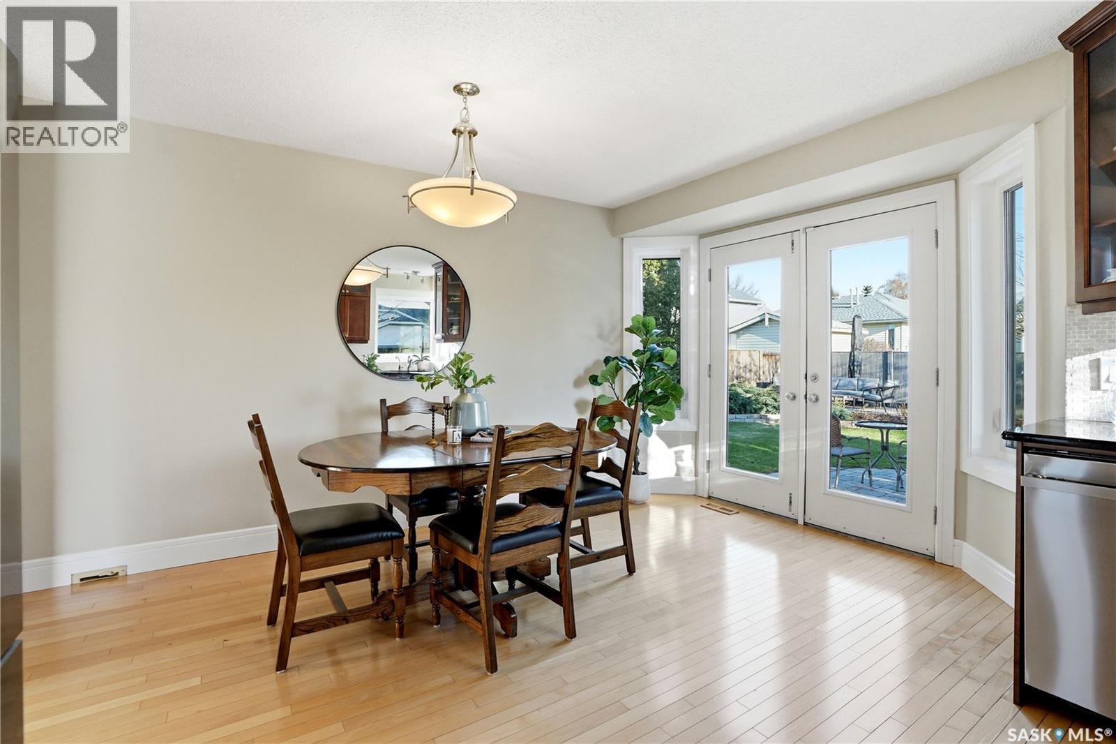 239 Scissons Court, Saskatoon, SK - Indoor Photo Showing Dining Room