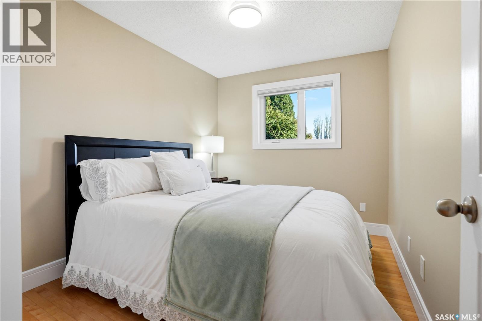 239 Scissons Court, Saskatoon, SK - Indoor Photo Showing Bedroom