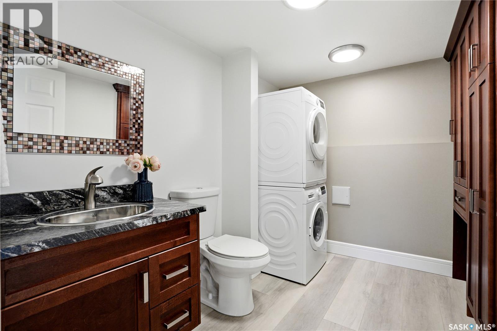 239 Scissons Court, Saskatoon, SK - Indoor Photo Showing Laundry Room