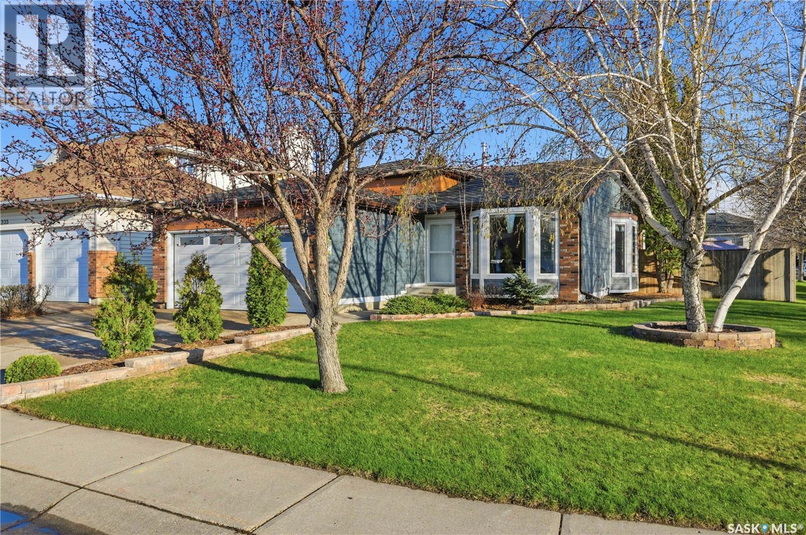 239 Scissons Court, Saskatoon, SK - Outdoor