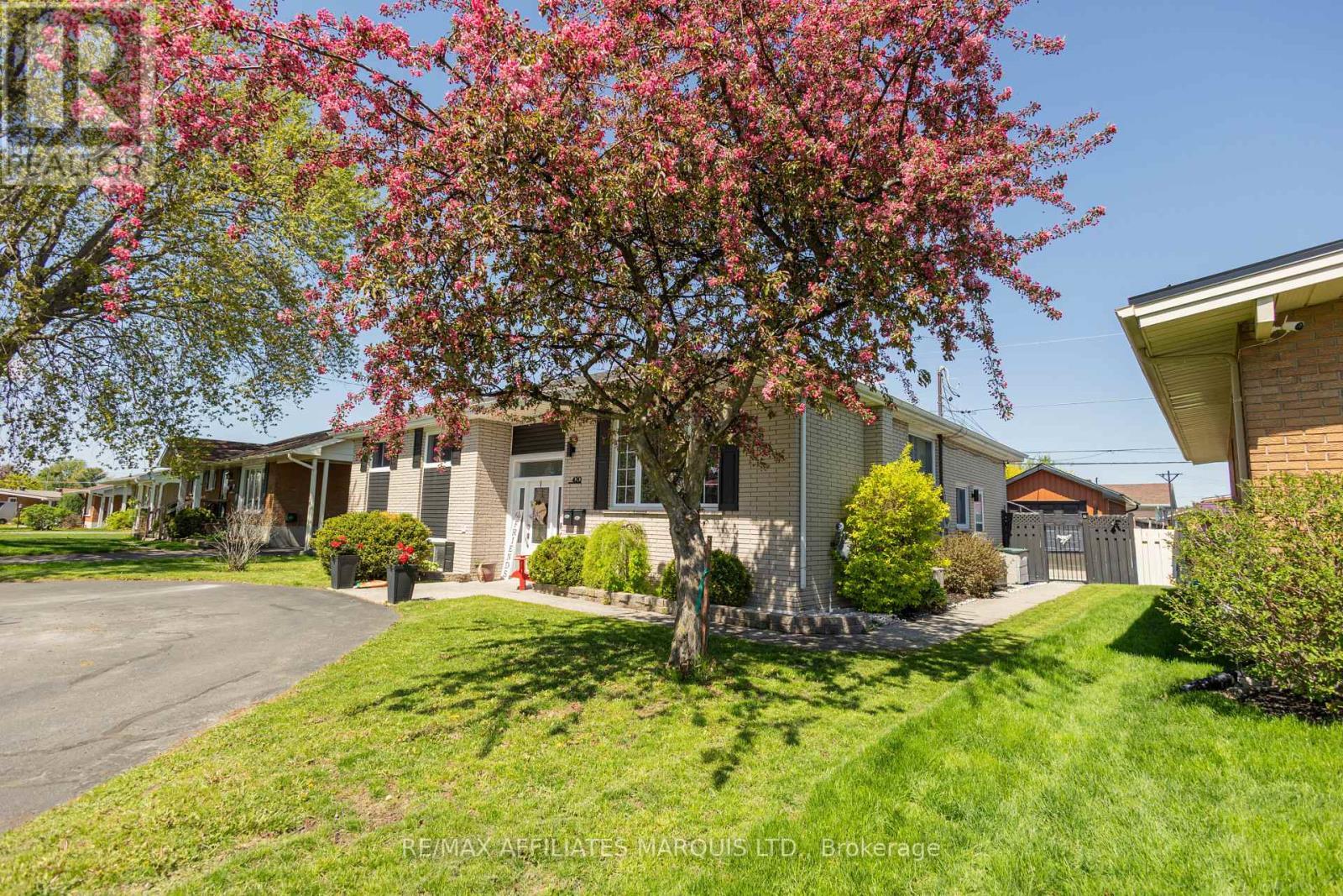 420 Beach Avenue, Cornwall, ON - Outdoor With Facade