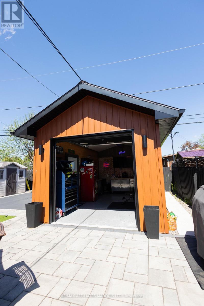 420 Beach Avenue, Cornwall, ON - Outdoor With Deck Patio Veranda With Exterior