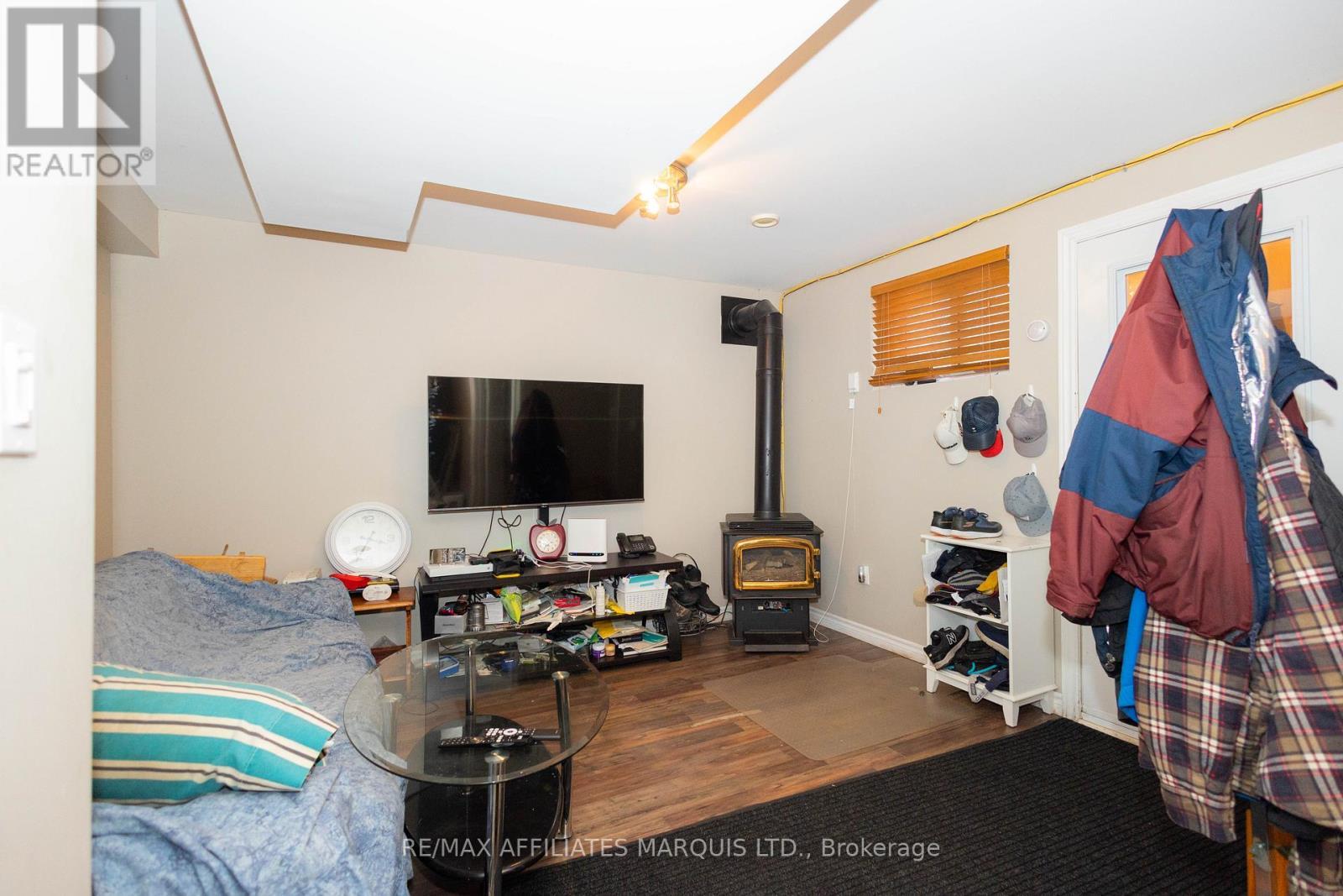 420 Beach Avenue, Cornwall, ON - Indoor