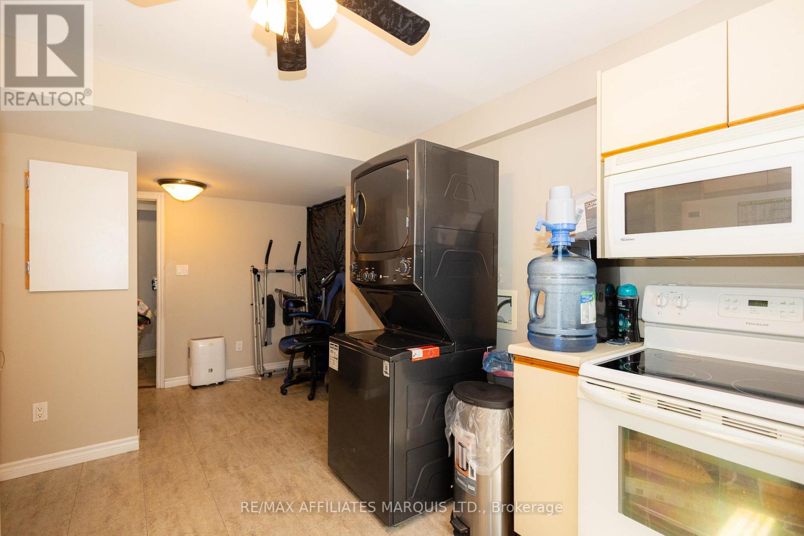 420 Beach Avenue, Cornwall, ON - Indoor Photo Showing Kitchen