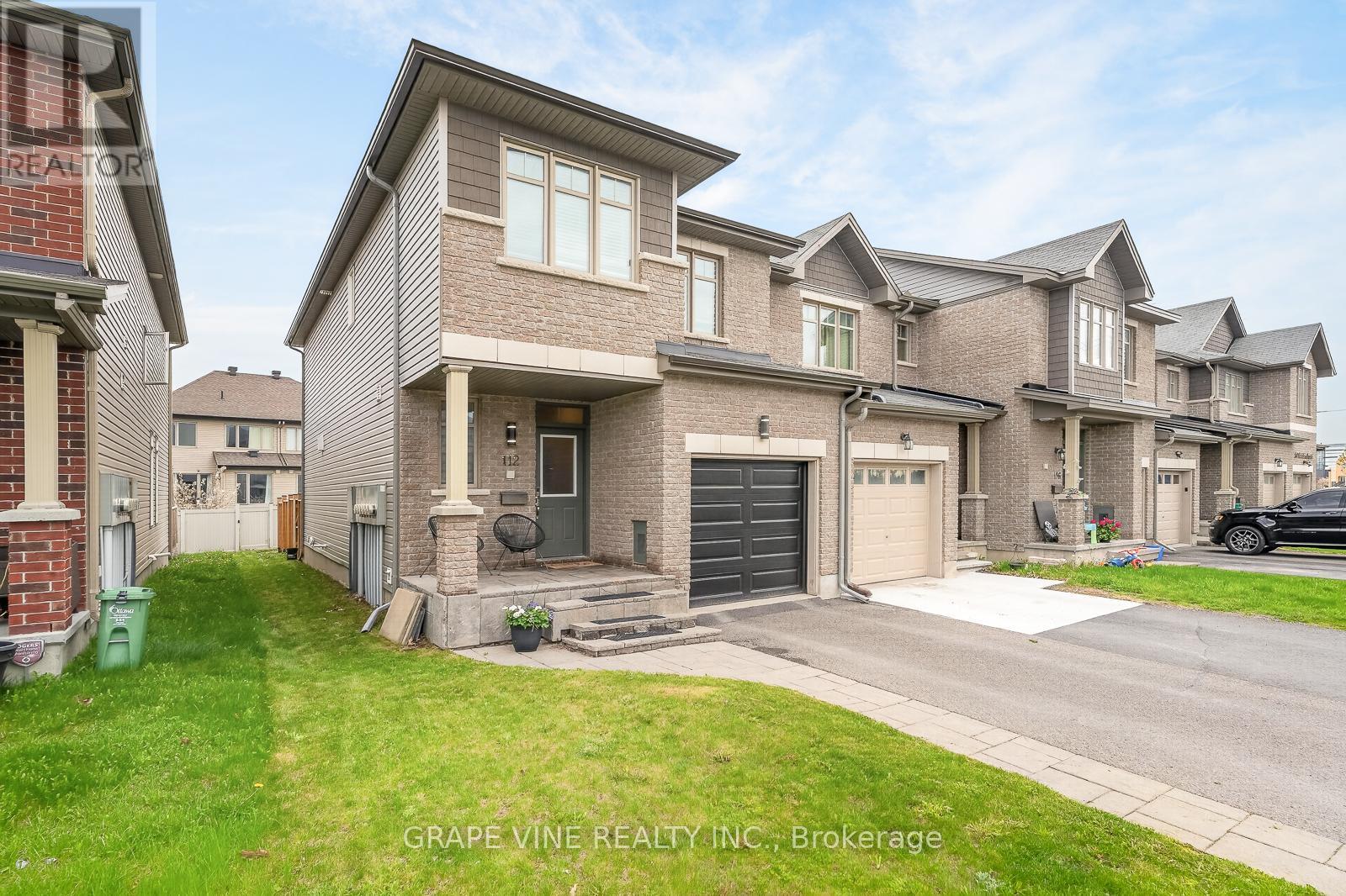 112 Hawkshaw Crescent, Ottawa, ON - Outdoor With Facade