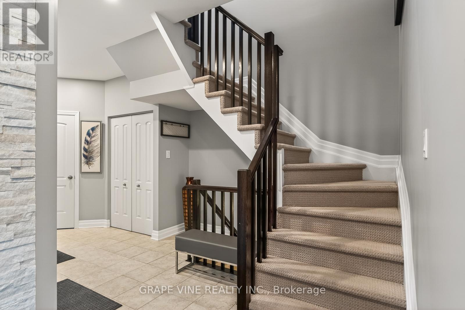 112 Hawkshaw Crescent, Ottawa, ON - Indoor Photo Showing Other Room