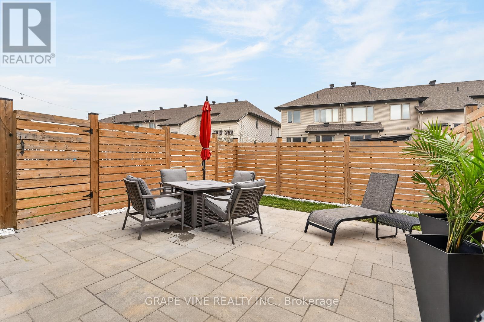 112 Hawkshaw Crescent, Ottawa, ON - Outdoor With Deck Patio Veranda With Exterior