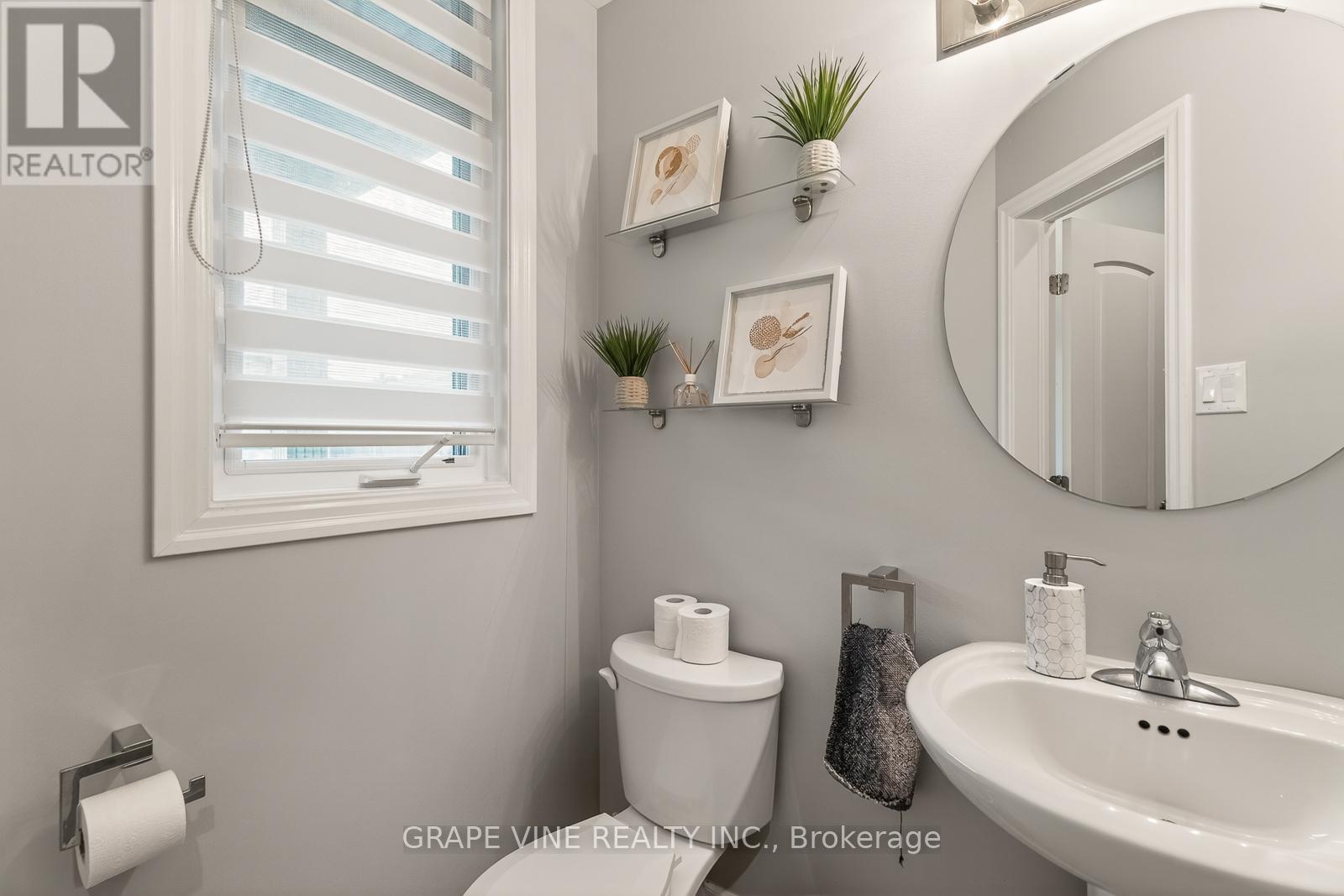 112 Hawkshaw Crescent, Ottawa, ON - Indoor Photo Showing Bathroom