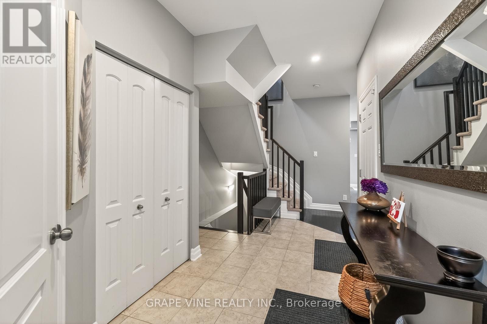 112 Hawkshaw Crescent, Ottawa, ON - Indoor Photo Showing Other Room