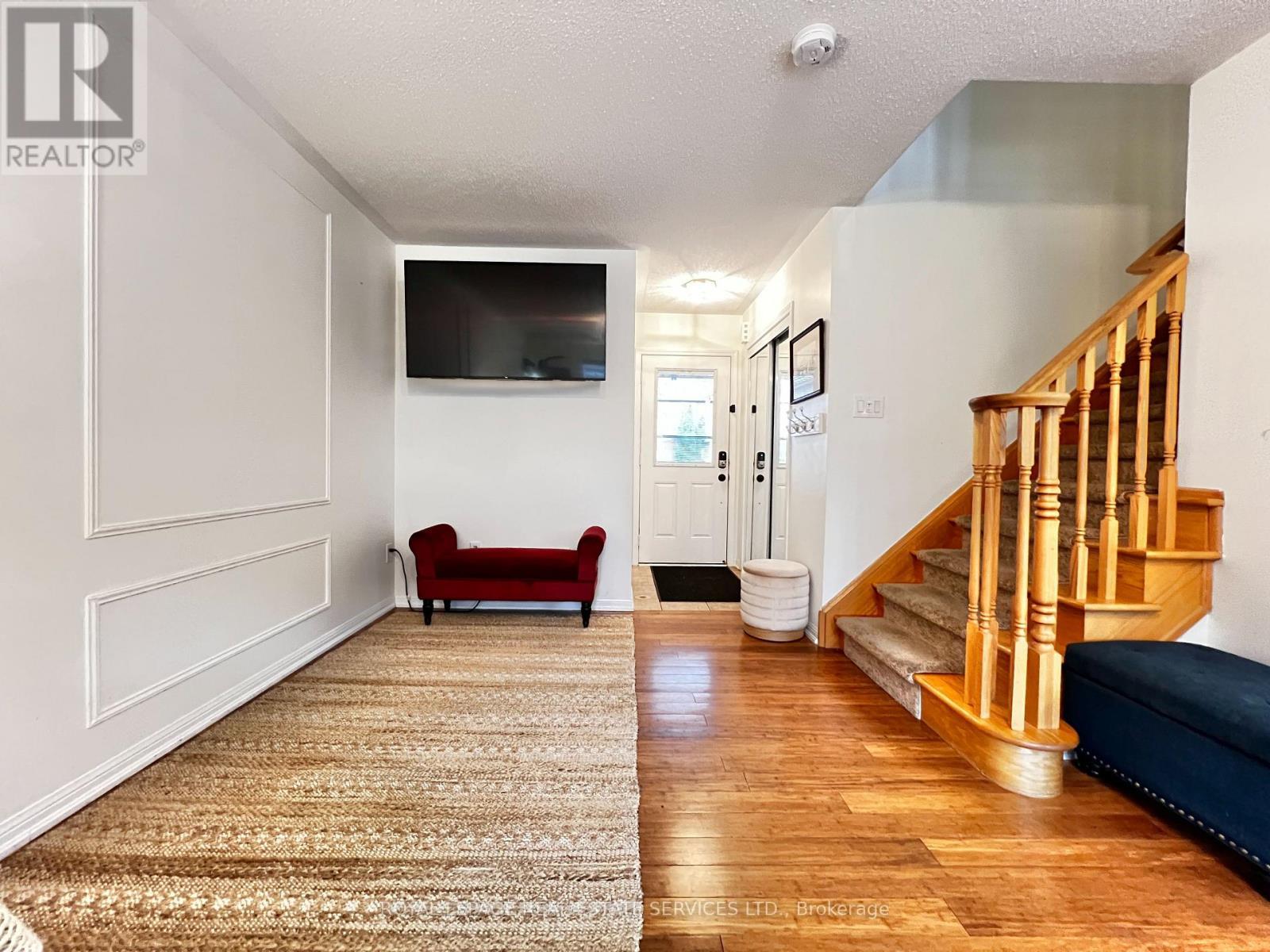 Open-concept Living - 906 Burrows Gate, Milton, ON - Indoor Photo Showing Other Room