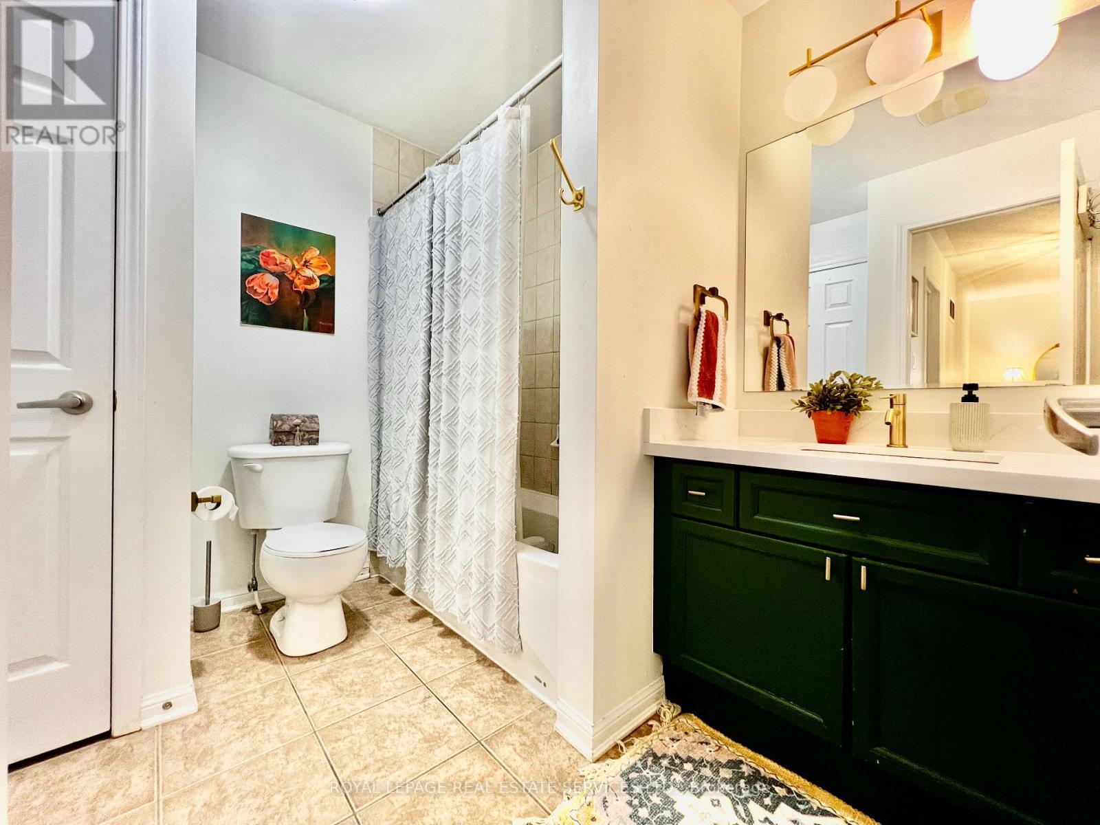 Bathroom - 4 pc - 906 Burrows Gate, Milton, ON - Indoor Photo Showing Bathroom