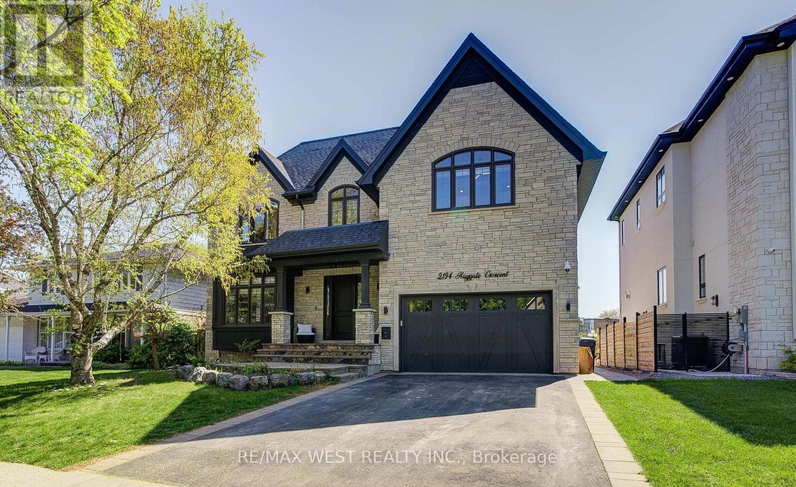 2194 Haygate Crescent, Mississauga, ON - Outdoor With Facade