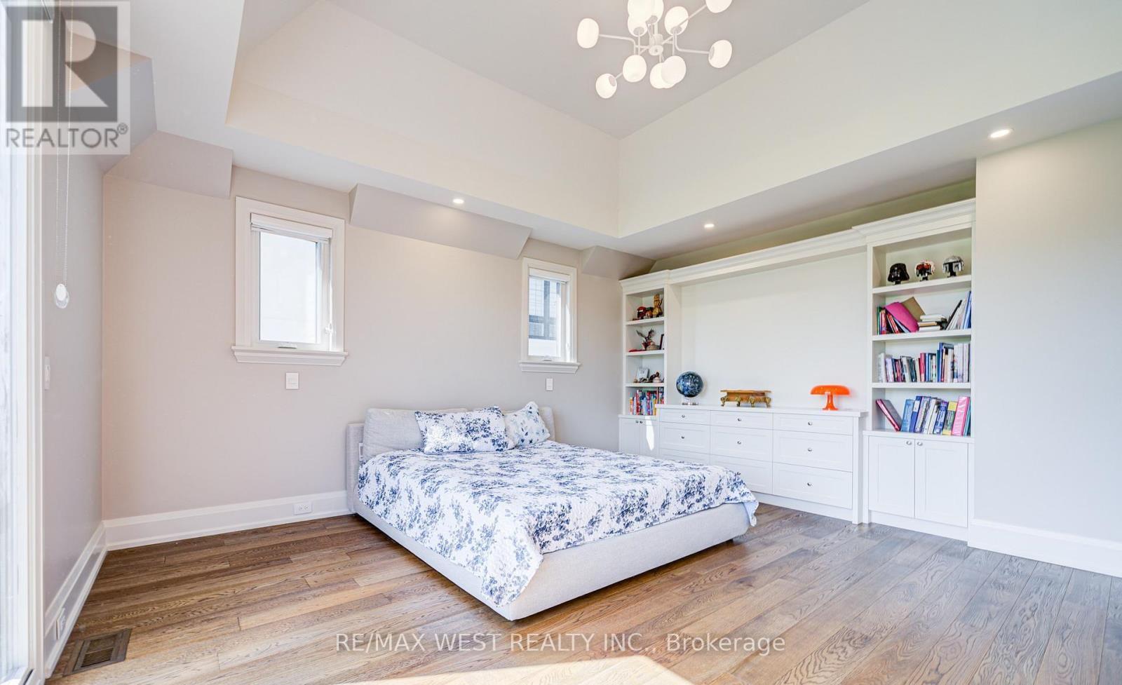 2194 Haygate Crescent, Mississauga, ON - Indoor Photo Showing Bedroom