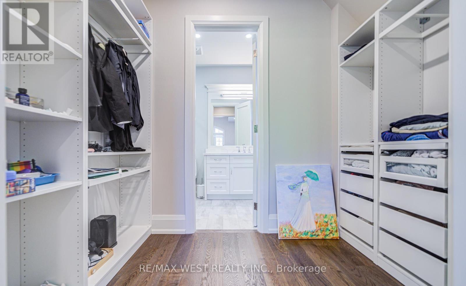 2194 Haygate Crescent, Mississauga, ON - Indoor With Storage