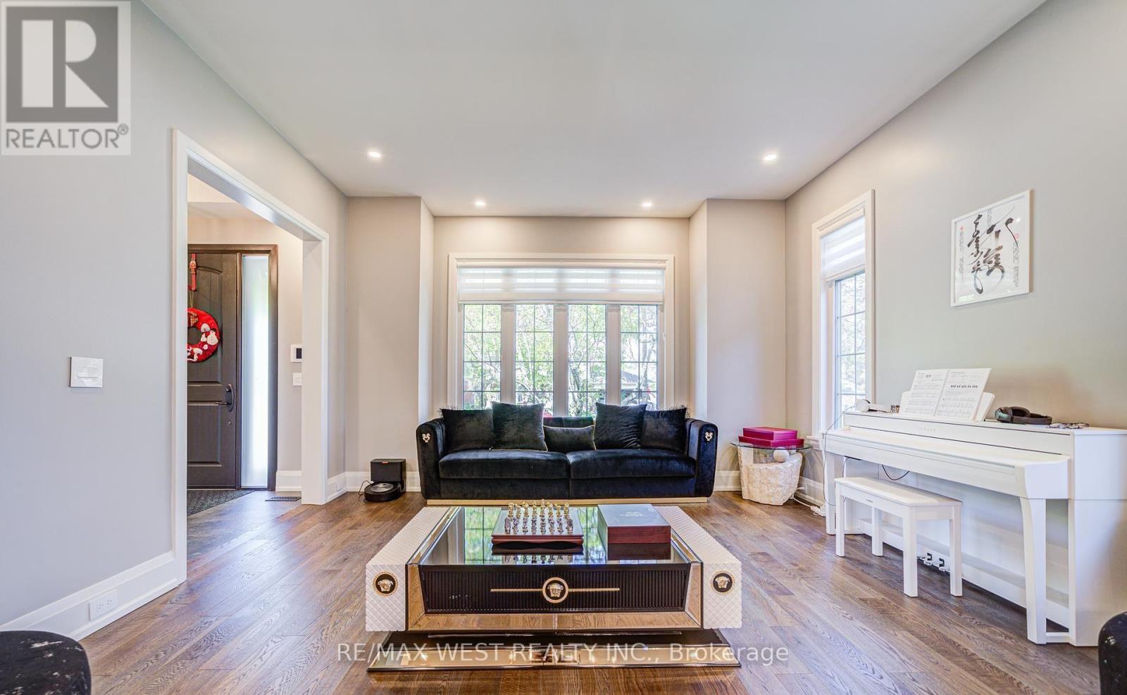 2194 Haygate Crescent, Mississauga, ON - Indoor Photo Showing Living Room