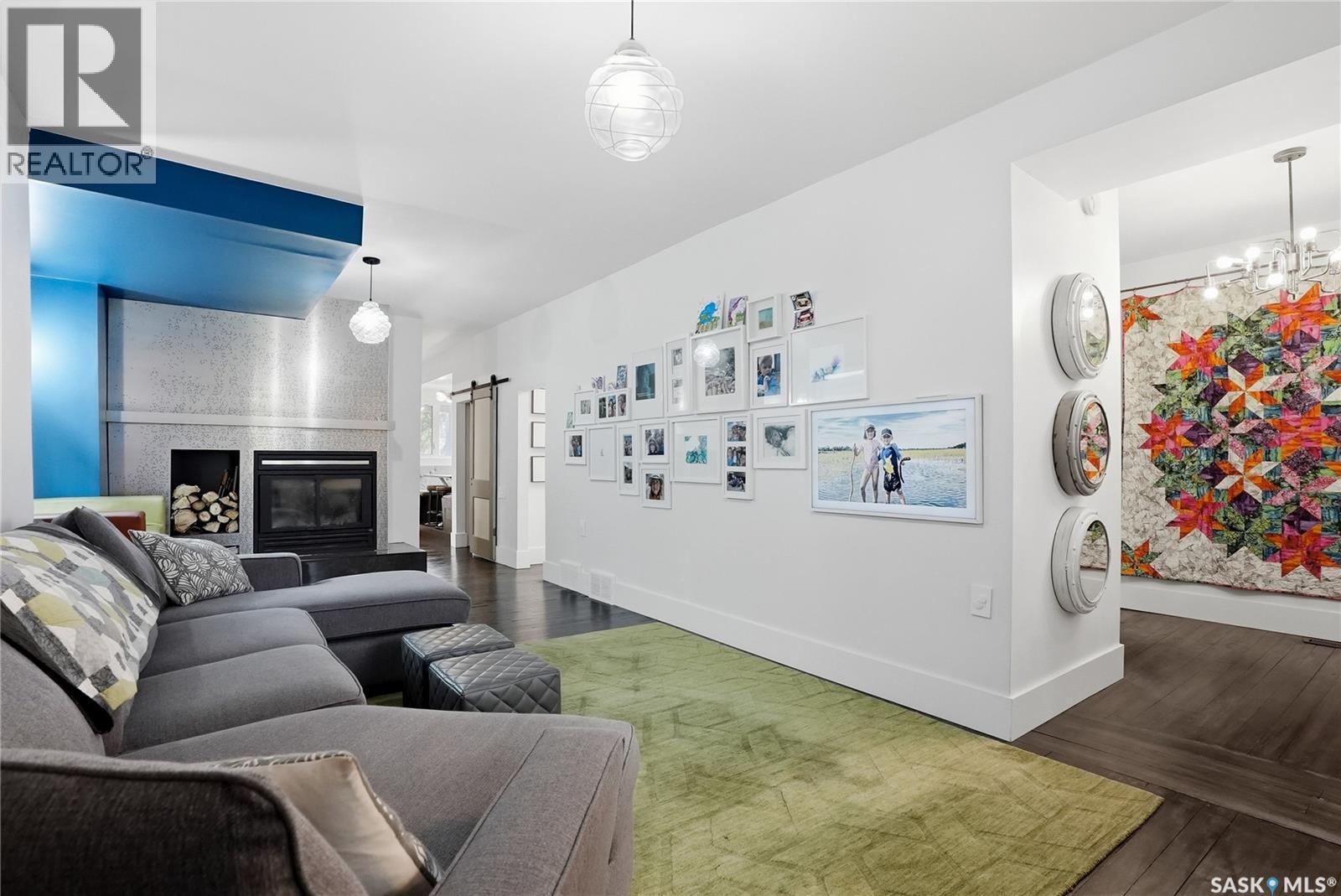 316 E Avenue N, Saskatoon, SK - Indoor With Fireplace