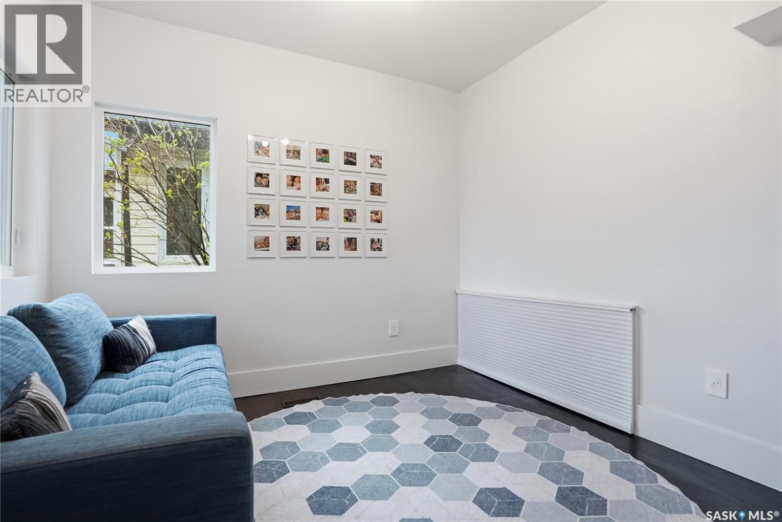 316 E Avenue N, Saskatoon, SK - Indoor