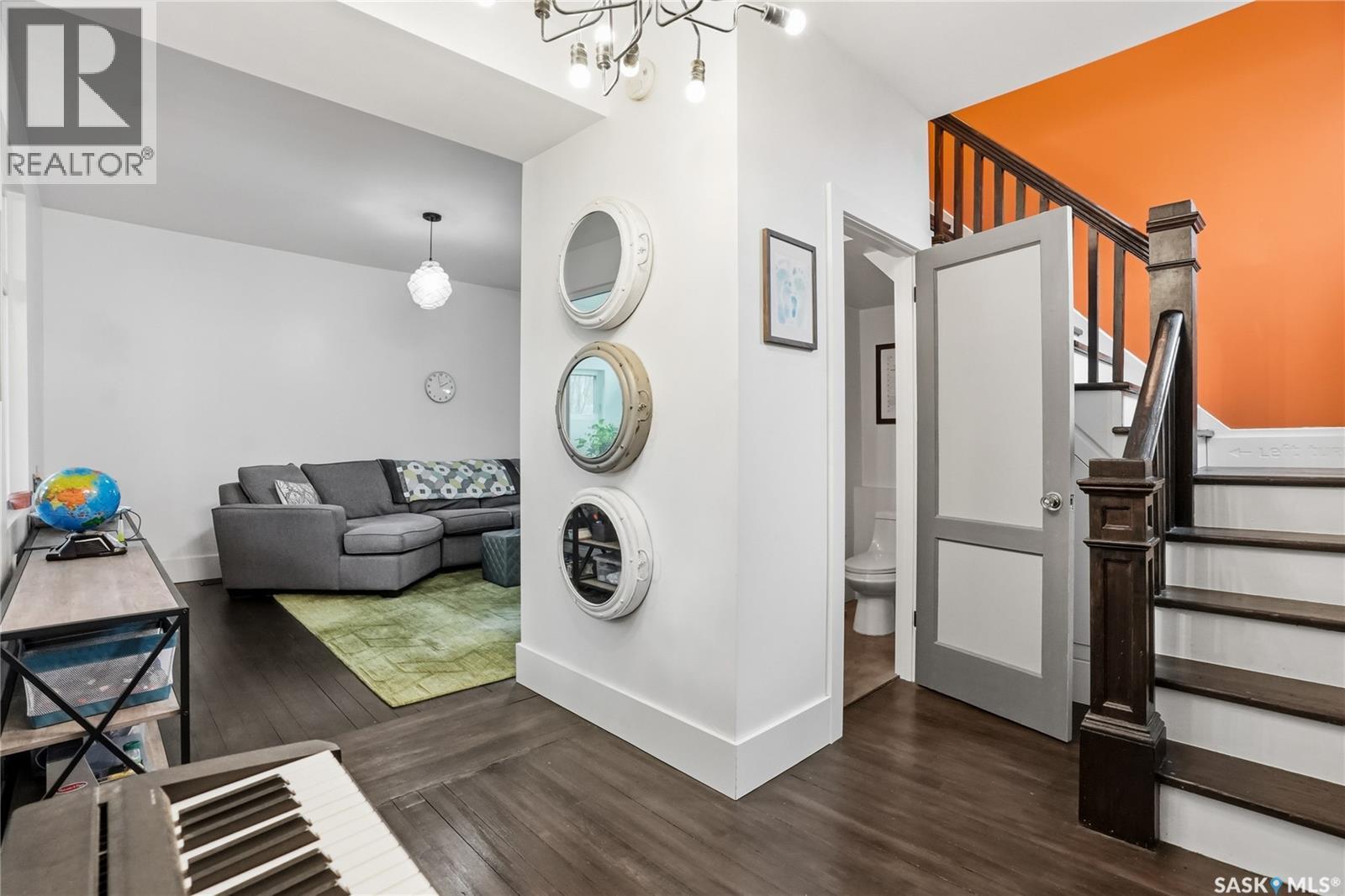 316 E Avenue N, Saskatoon, SK - Indoor