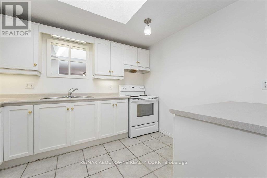 Main - 51 Boulder Crescent, Guelph, ON - Indoor Photo Showing Kitchen With Double Sink