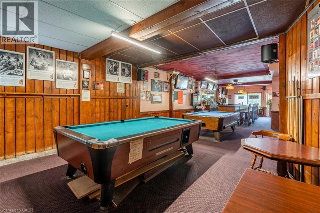 1490 Barton Street E, Hamilton, ON