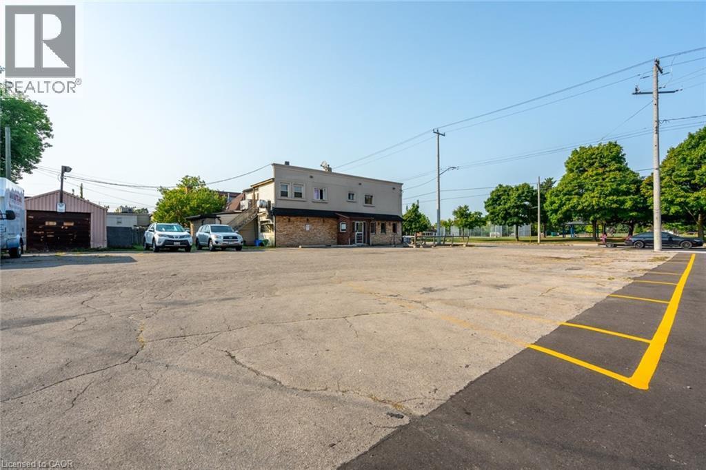 1490 Barton Street E, Hamilton, ON