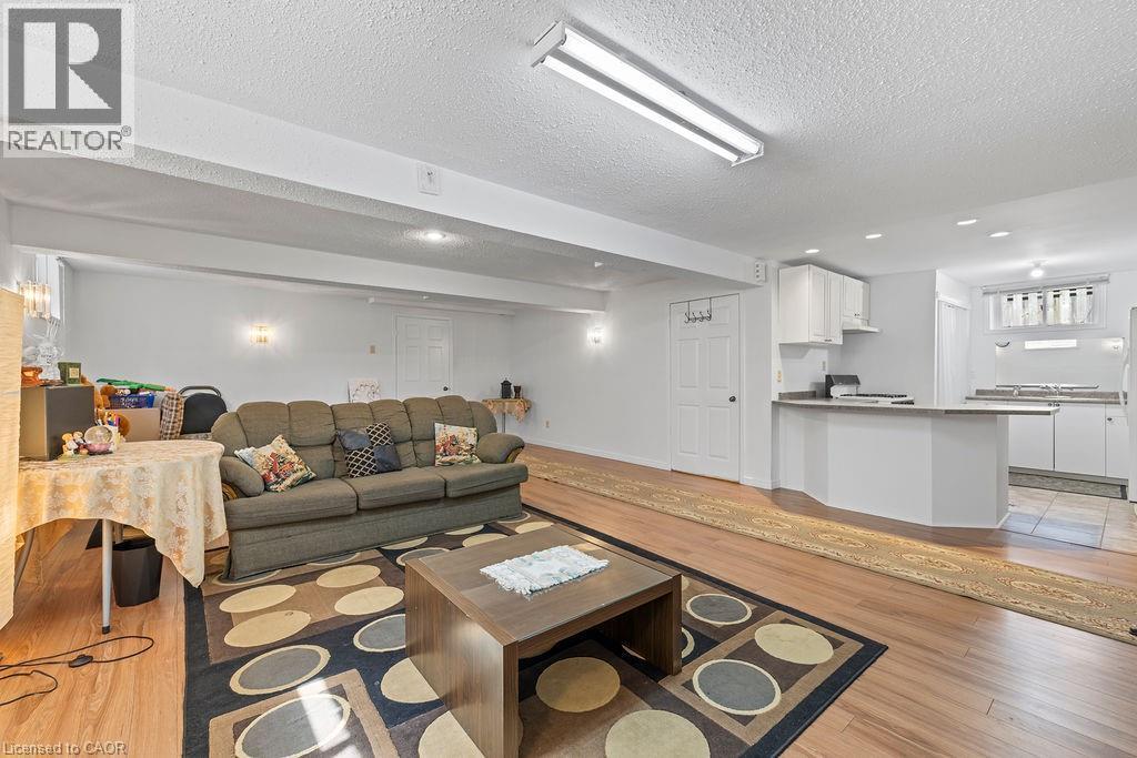 140 Solomon Crescent, Hamilton, ON - Indoor