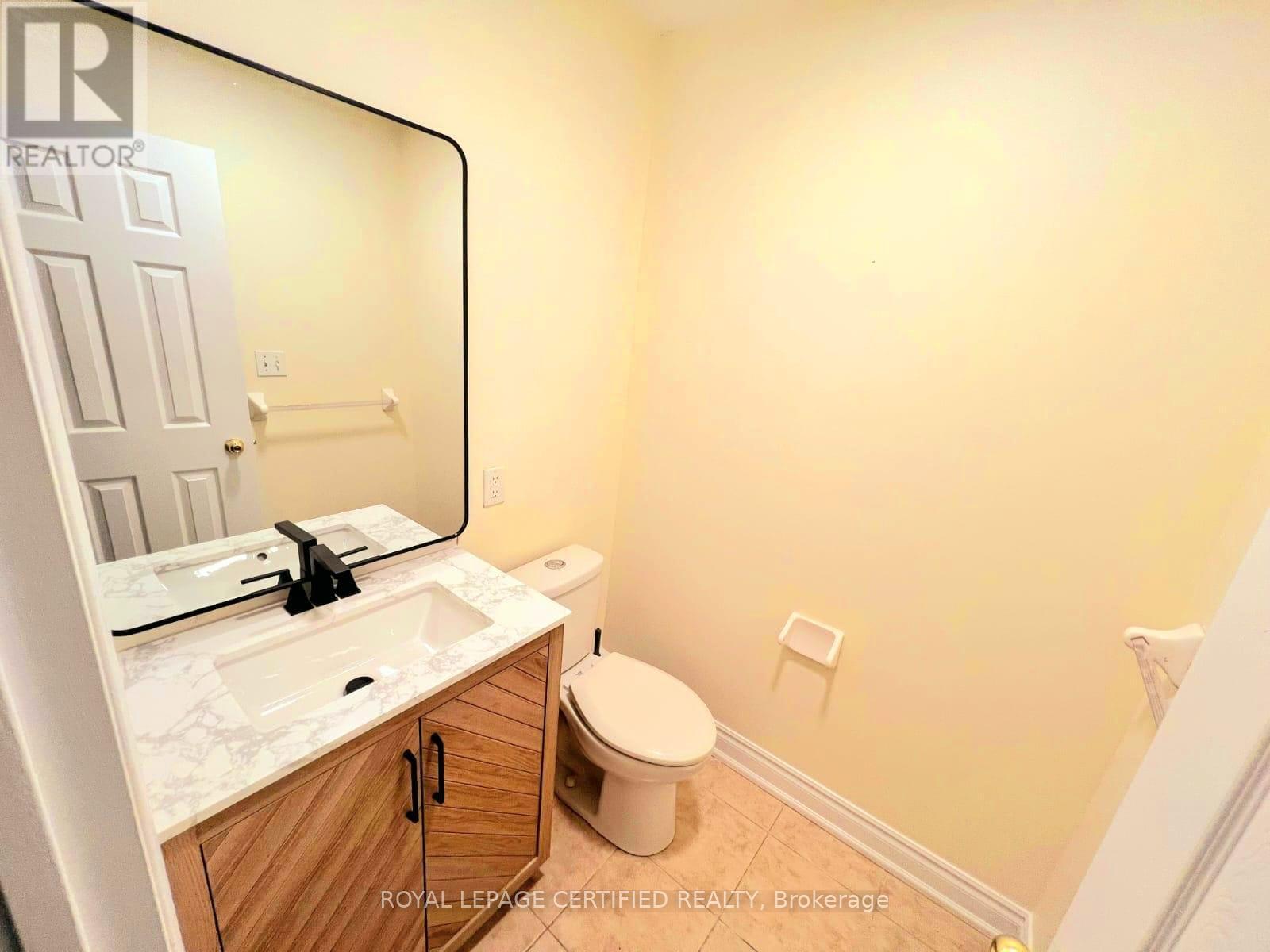 426 Orange Walk Crescent, Mississauga, ON - Indoor Photo Showing Bathroom