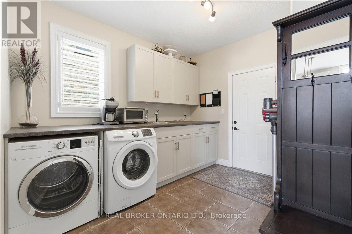 220 Joseph Schoerg Crescent, Kitchener, ON - Indoor Photo Showing Laundry Room