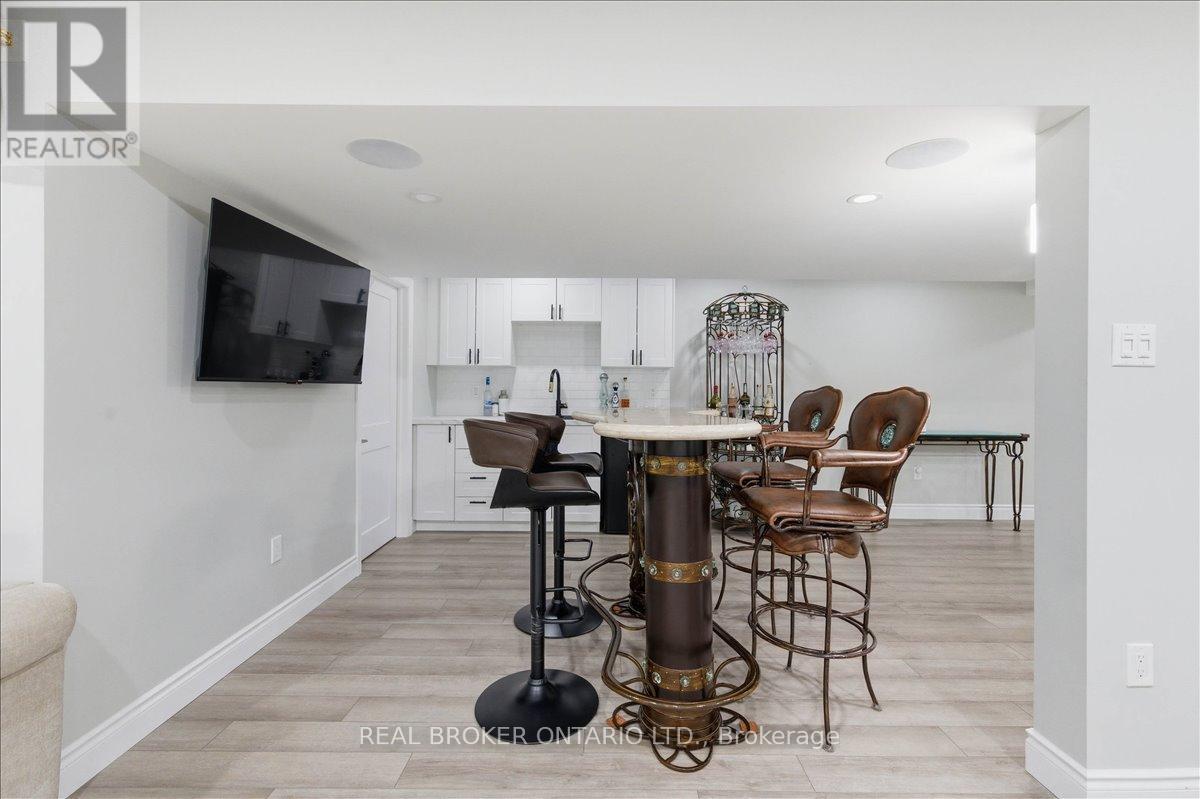 220 Joseph Schoerg Crescent, Kitchener, ON - Indoor