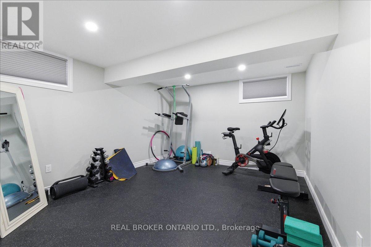 220 Joseph Schoerg Crescent, Kitchener, ON - Indoor Photo Showing Gym Room