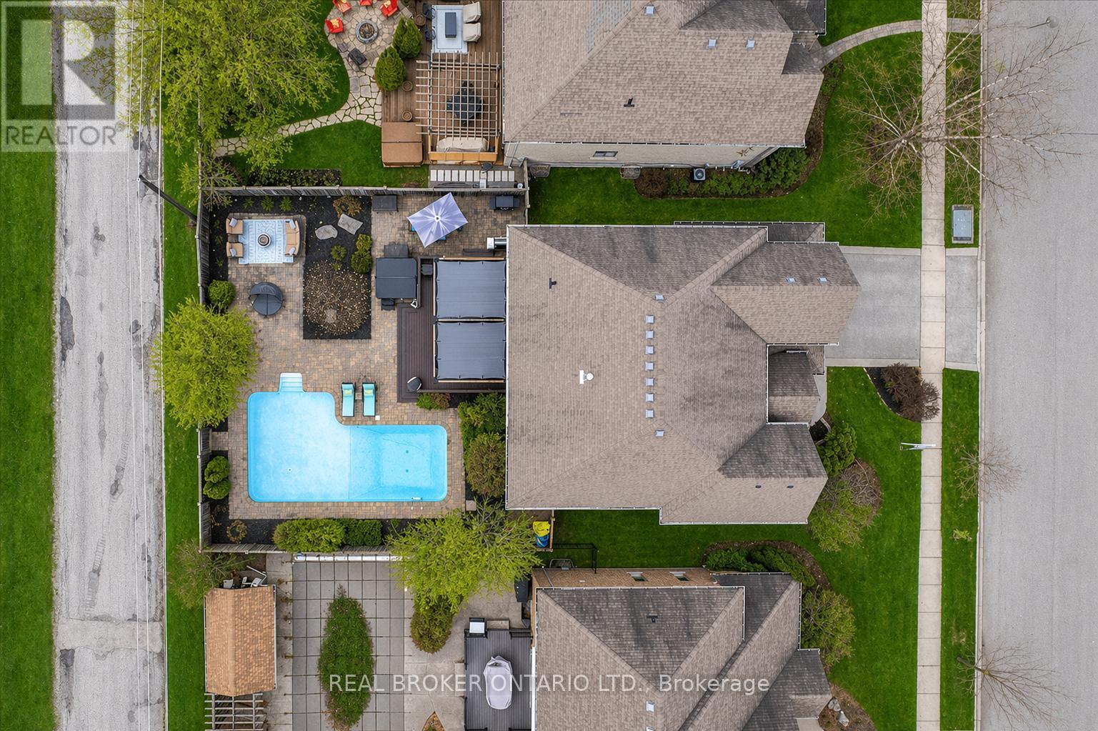 220 Joseph Schoerg Crescent, Kitchener, ON - Outdoor