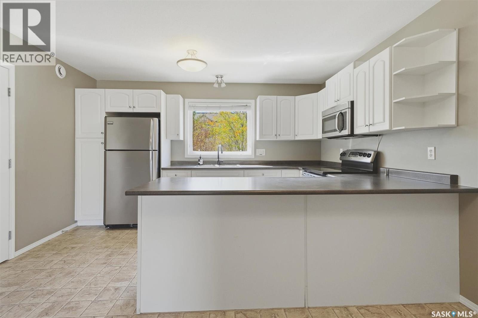 315A 109Th Street, Saskatoon, SK - Indoor Photo Showing Kitchen