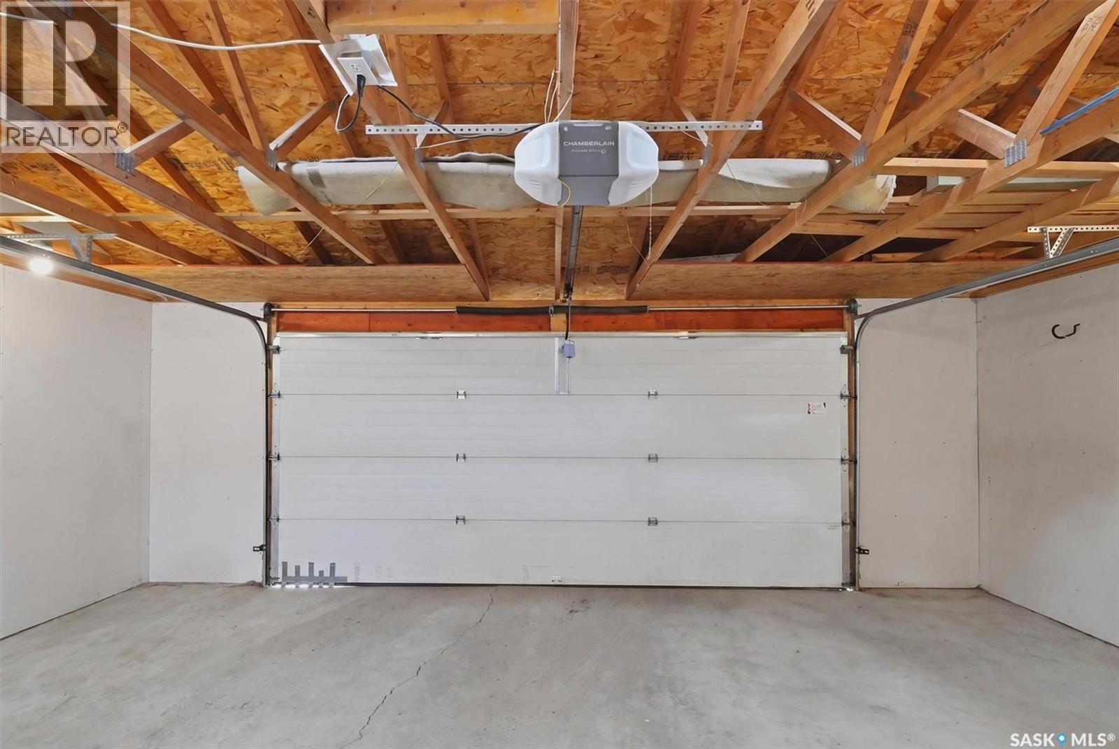 315A 109Th Street, Saskatoon, SK - Indoor Photo Showing Garage