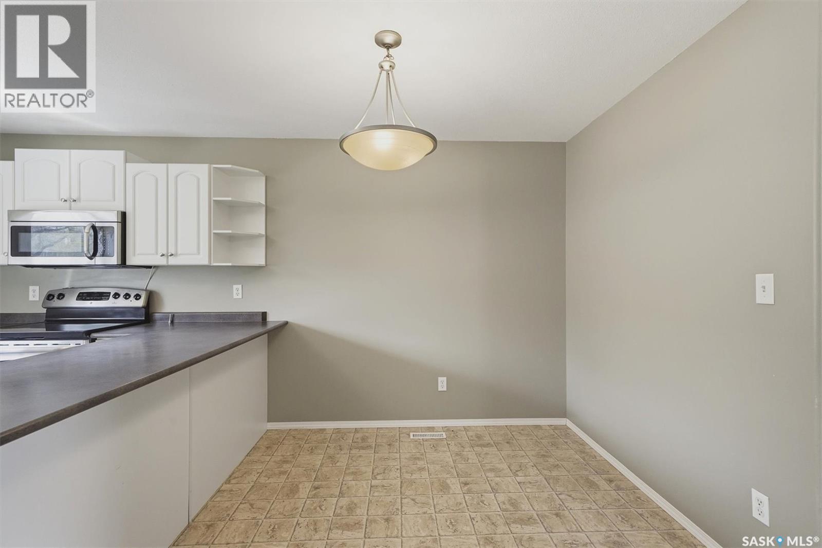 315A 109Th Street, Saskatoon, SK - Indoor Photo Showing Kitchen