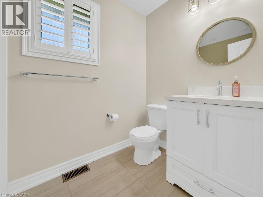 16 Glennie Court, Cambridge, ON - Indoor Photo Showing Bathroom