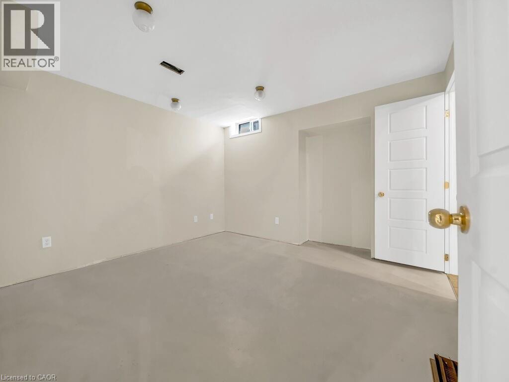 16 Glennie Court, Cambridge, ON - Indoor Photo Showing Other Room