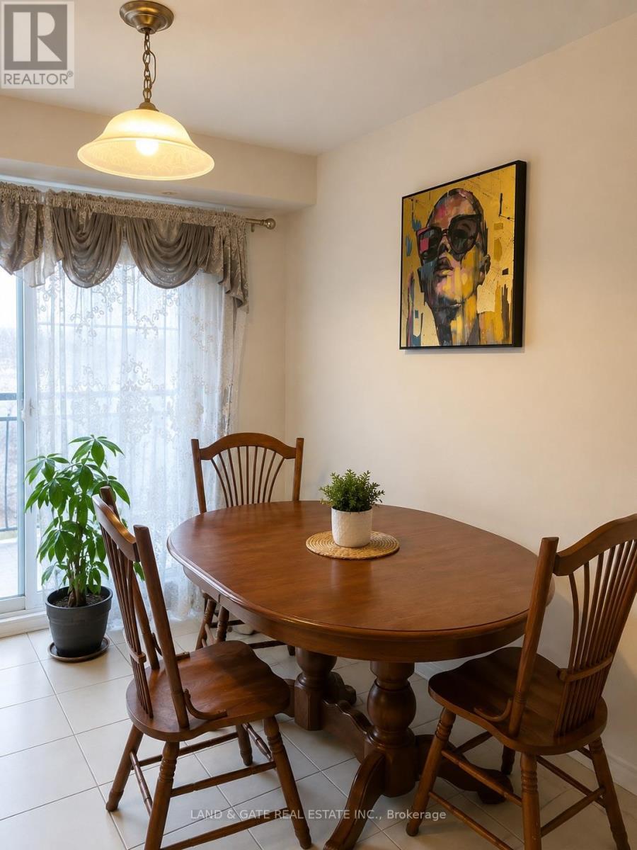 2488 Bromus Path, Oshawa (Windfields), ON - Indoor Photo Showing Dining Room