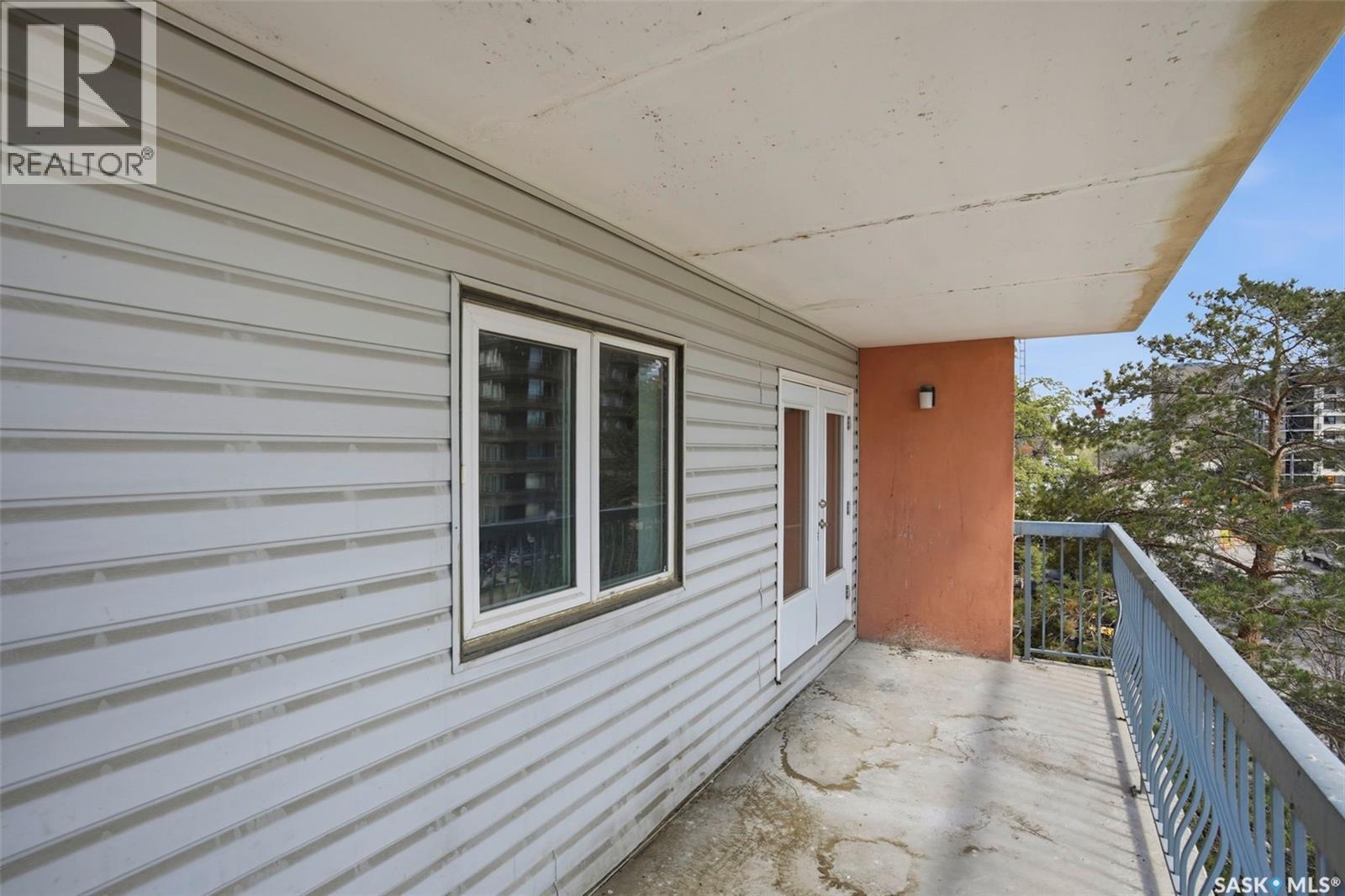 401 405 5Th Avenue N, Saskatoon, SK - Outdoor With Exterior