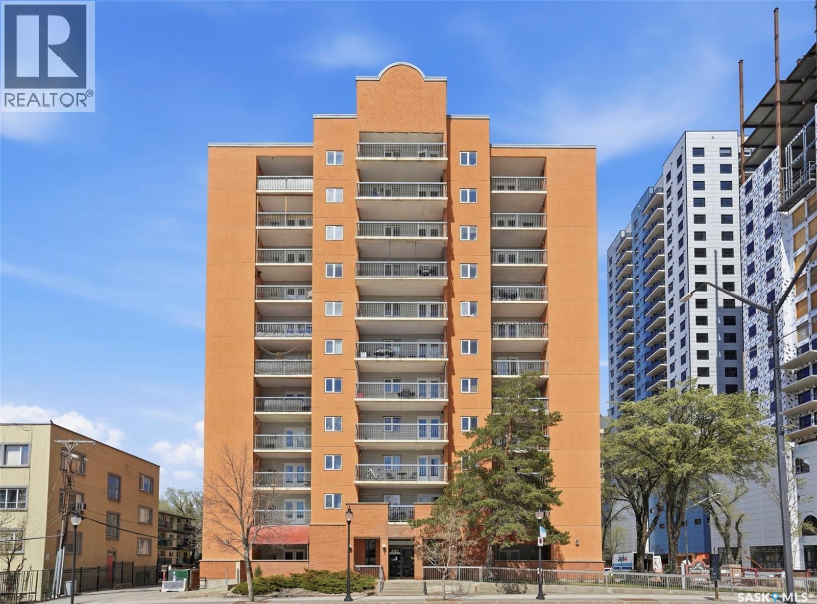 401 405 5Th Avenue N, Saskatoon, SK - Outdoor With Facade