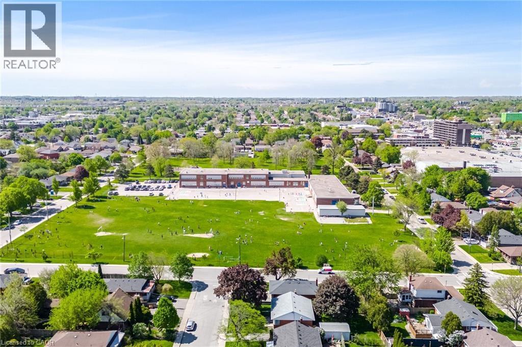 Image quality insufficient for description - 94 Clarendon Avenue, Hamilton, ON - Outdoor With View