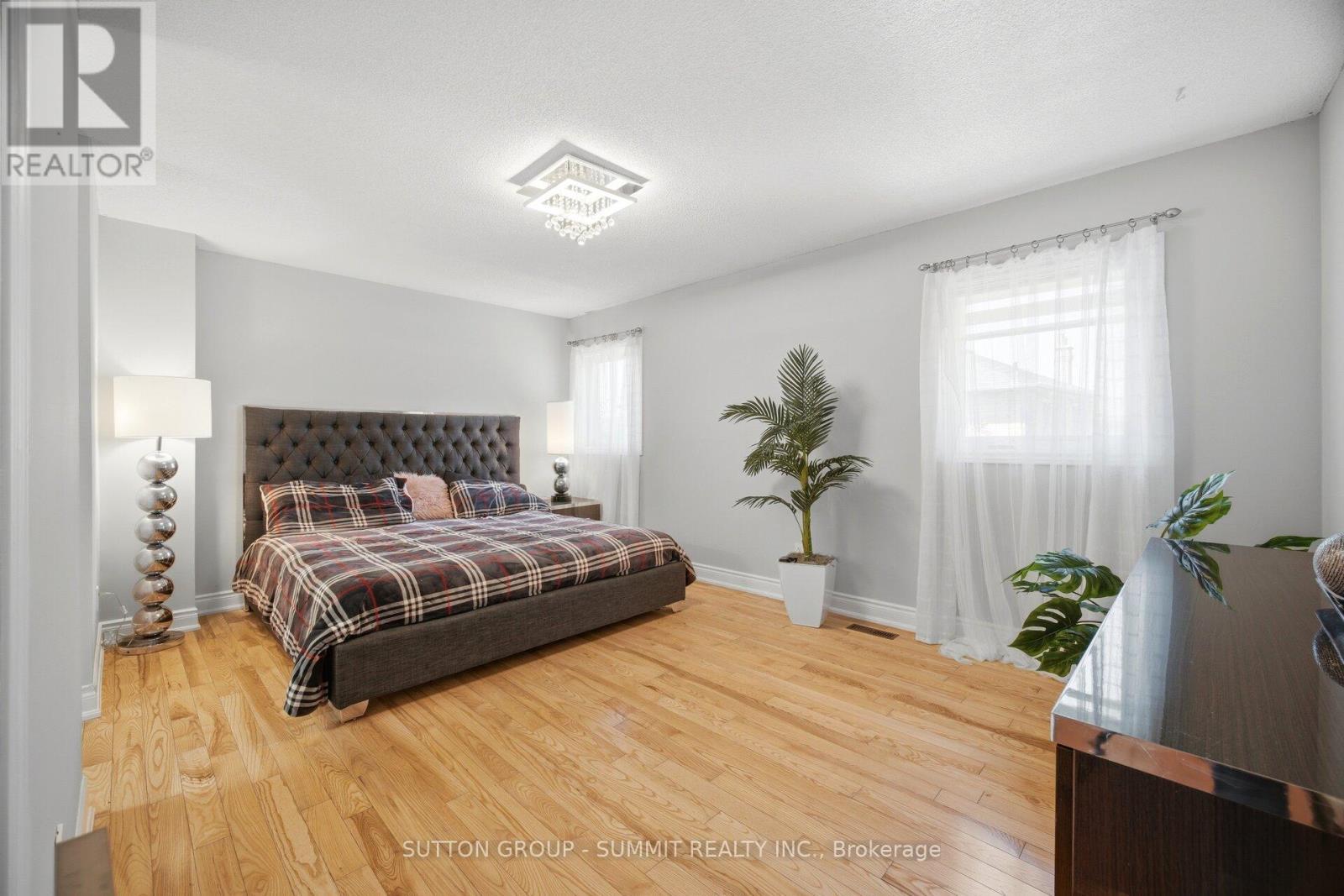 1390 Astrella Crescent, Mississauga, ON - Indoor Photo Showing Bedroom