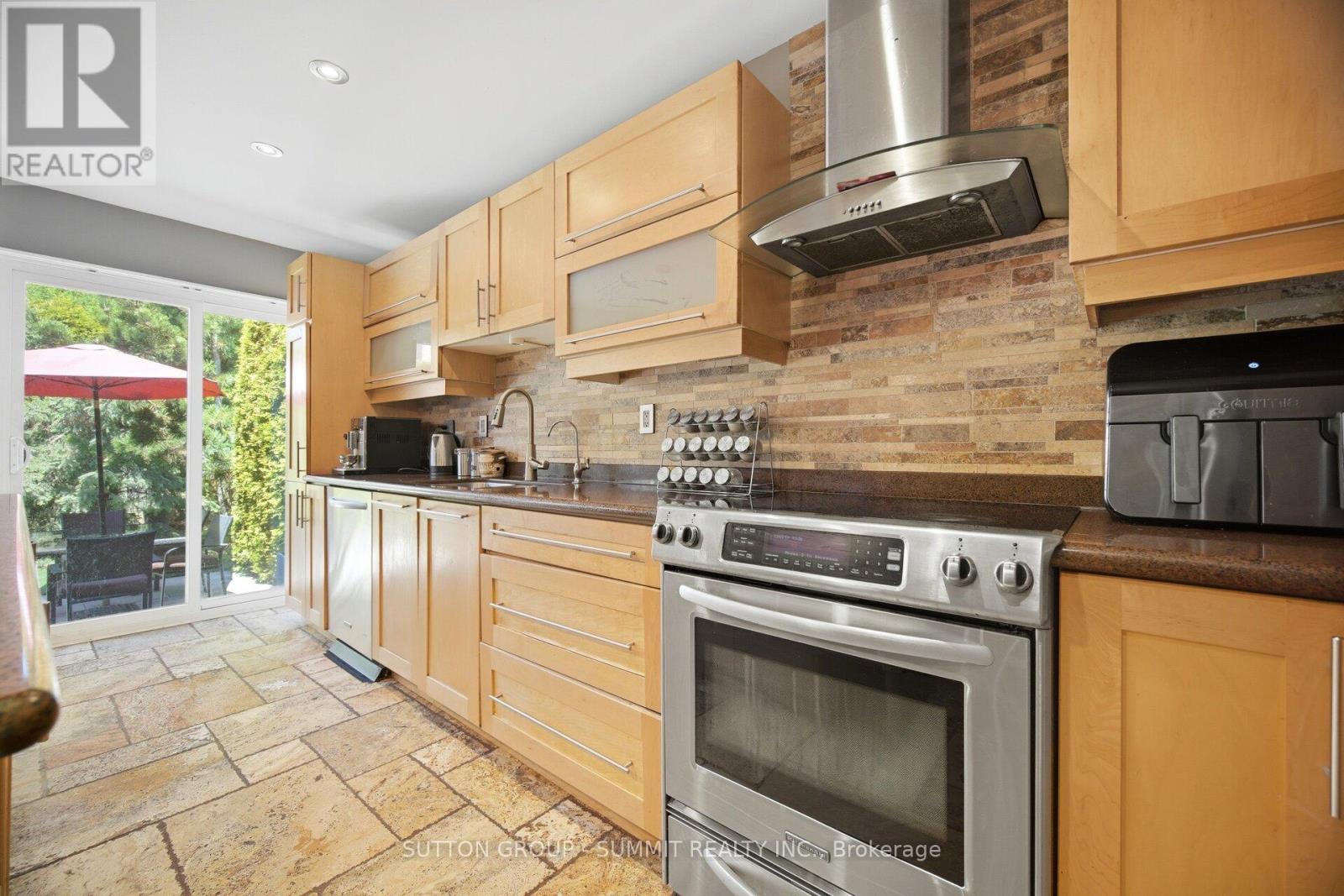 1390 Astrella Crescent, Mississauga, ON - Indoor Photo Showing Kitchen