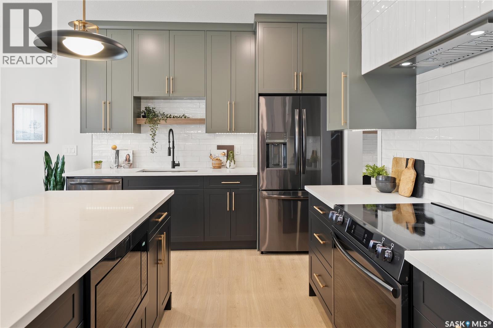 147 Traeger Common, Saskatoon, SK - Indoor Photo Showing Kitchen With Upgraded Kitchen