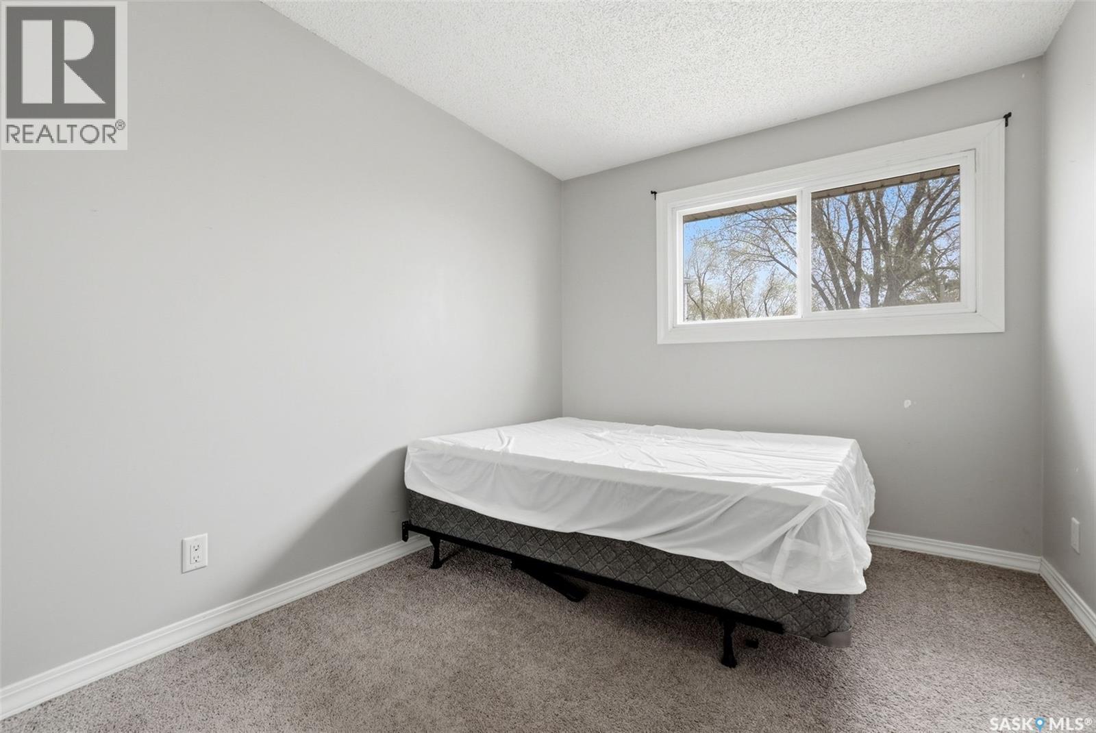 3834 Castle Road, Regina, SK - Indoor Photo Showing Bedroom