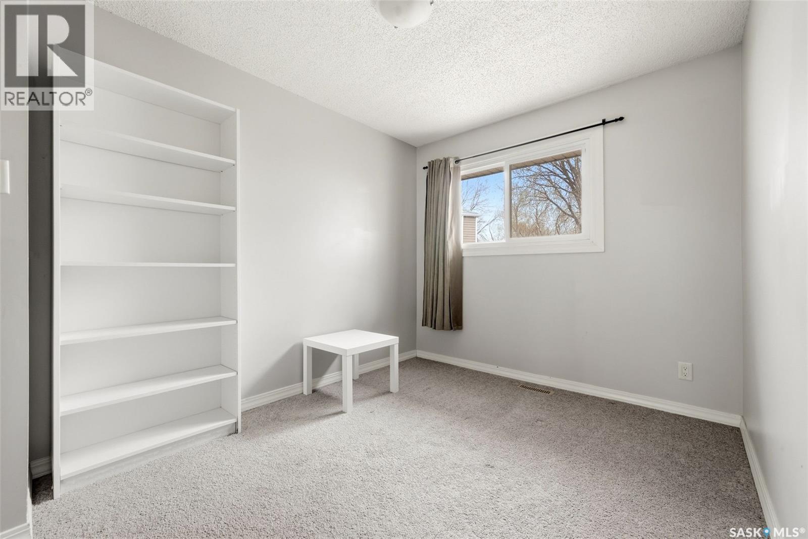 3834 Castle Road, Regina, SK - Indoor Photo Showing Other Room