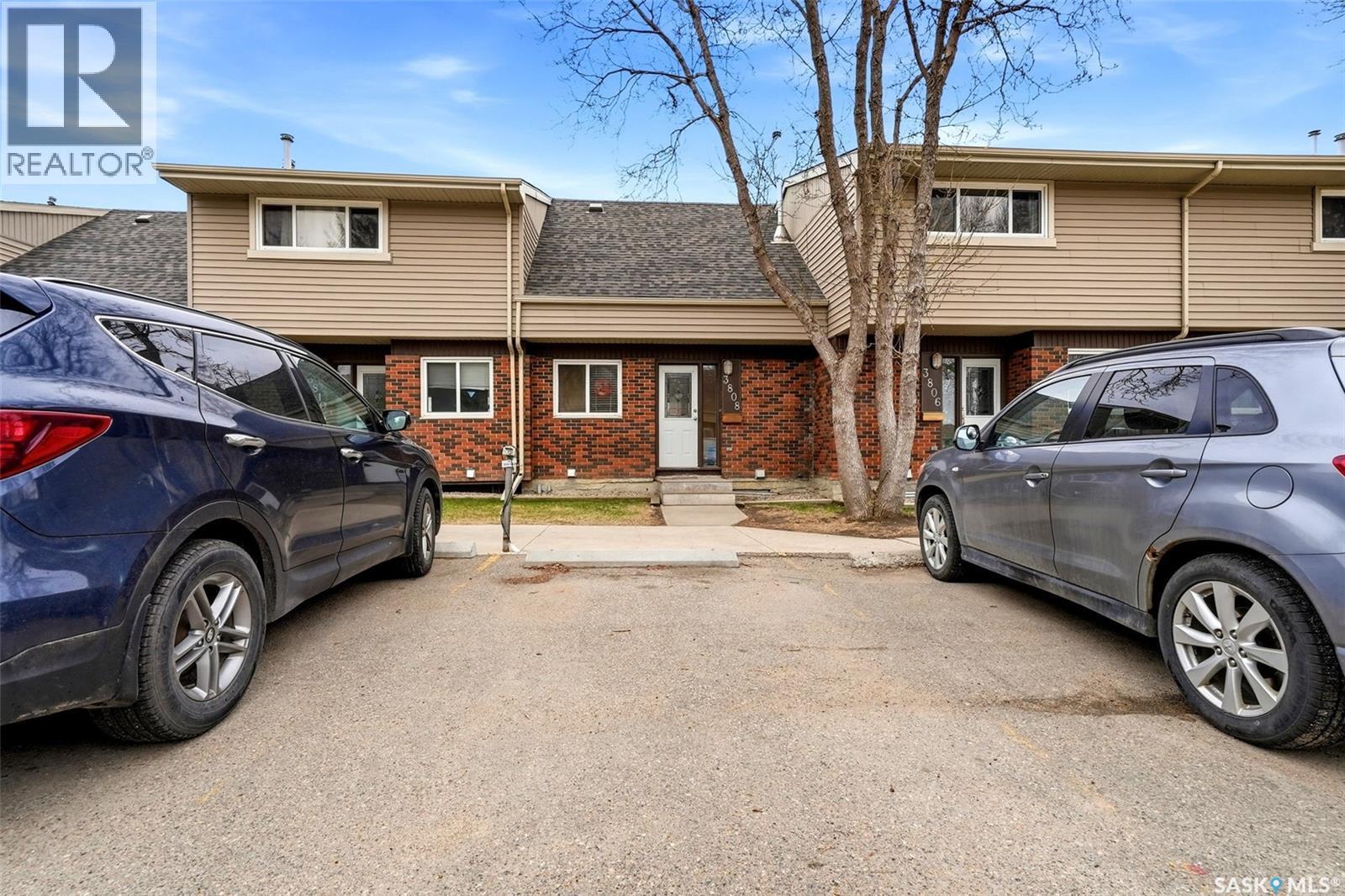 3834 Castle Road, Regina, SK - Outdoor