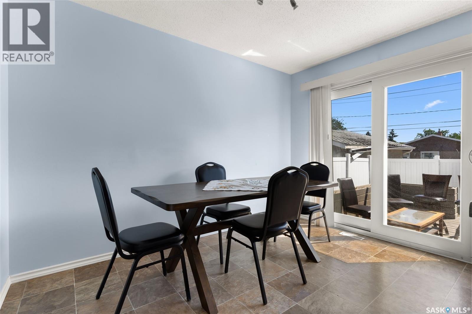 1341 9Th Avenue N, Regina, SK - Indoor Photo Showing Dining Room