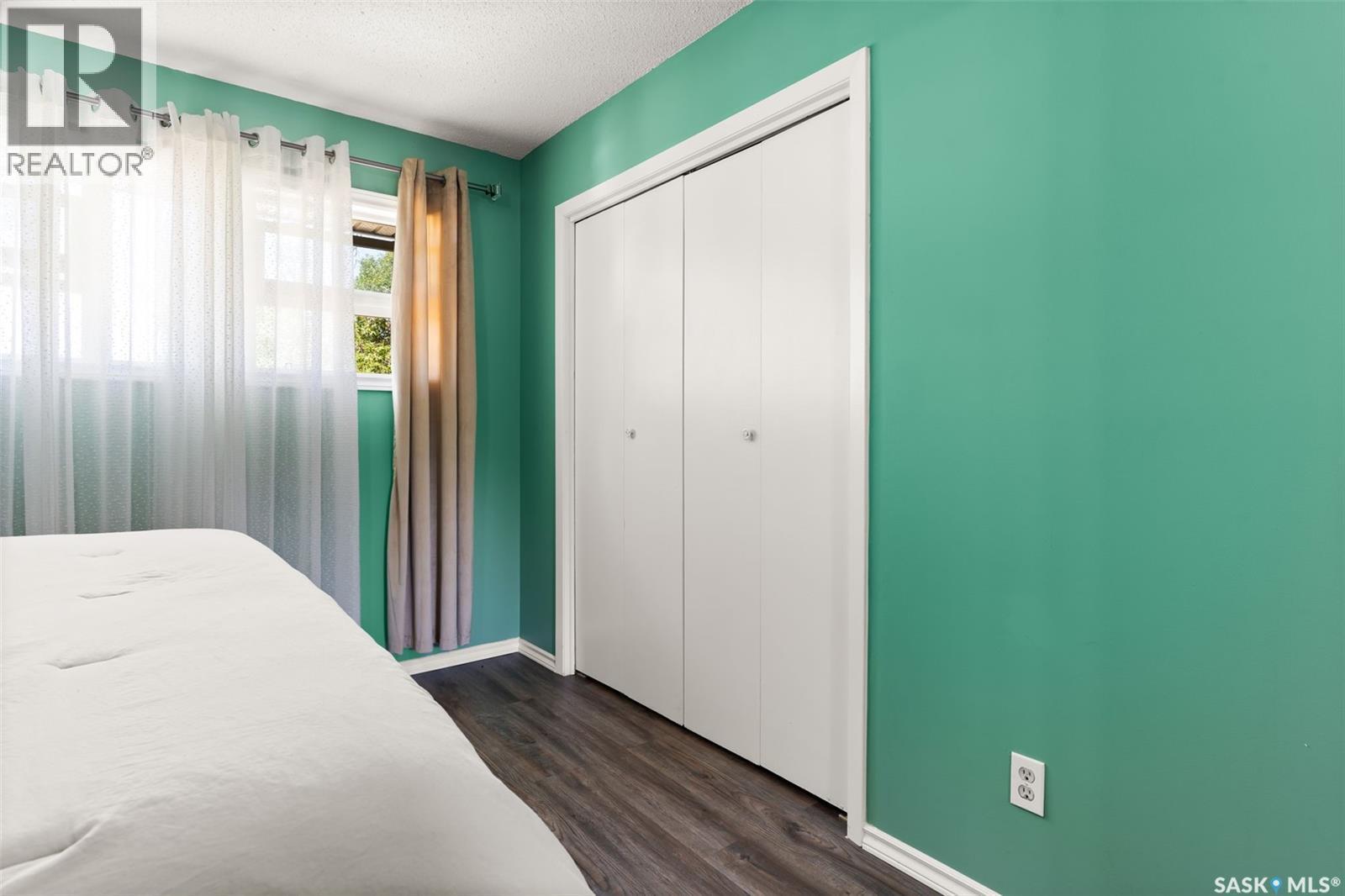 1341 9Th Avenue N, Regina, SK - Indoor Photo Showing Bedroom