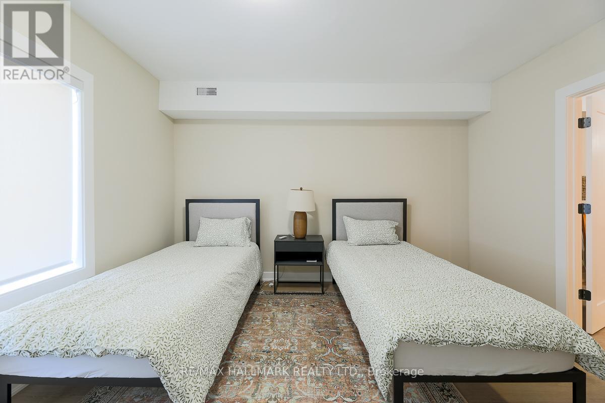 303 - 628 Danforth Avenue, Toronto, ON - Indoor Photo Showing Bedroom